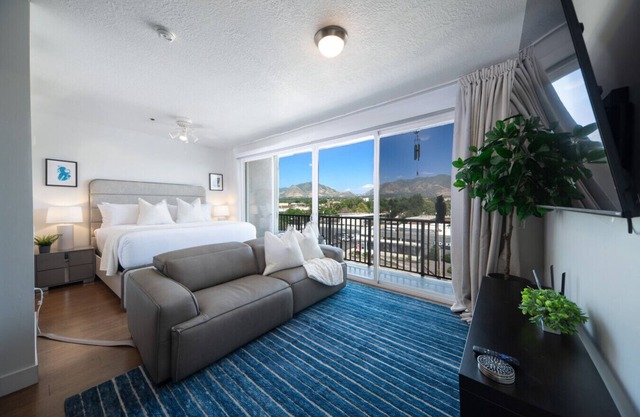 Sugarhouse - Panoramic Mountain Views! Studio!