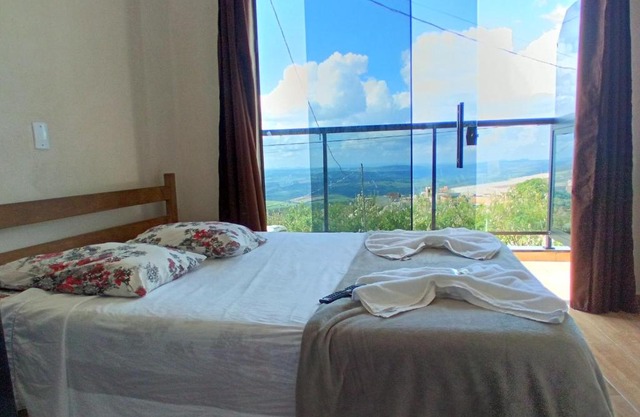suite 01 com Varanda -Avenida Hospedagem