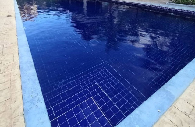 Suite, a/c King bed, fan Sofabed, Netflix, Kitchenette, 15 min walk to the Beach