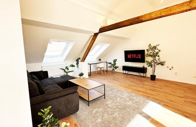 Suite-Apartment zentral in Krefeld mit hohen Decken
