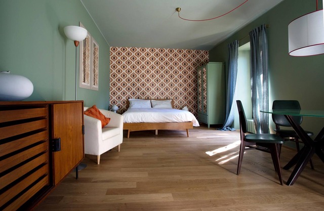 Suite "Arborella" at 2 steps from the lake - Resort with lounge bar, swimming pool and beach