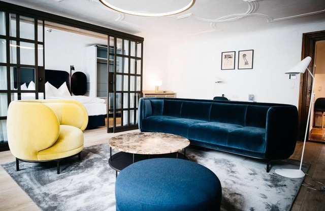 Suite "Cityflat", breakfast, non-refundable rate - arthotel Blaue Gans