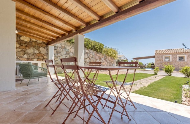 Suite Dreams - Apartment with shared pool and garden
