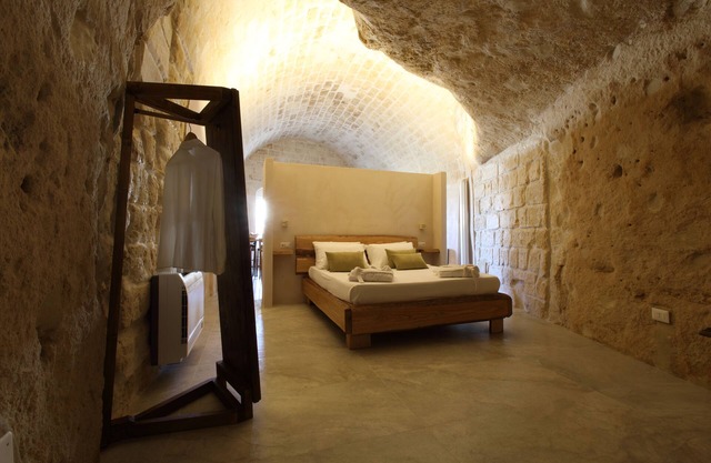 Suite in cave with terrace and view of Sassi di Matera
