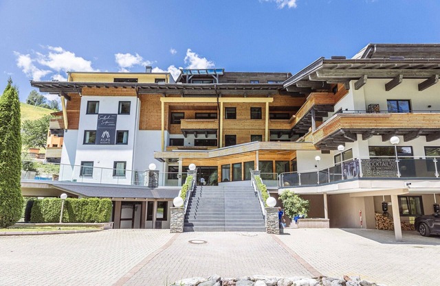 Suite in Saalbach near ski area
