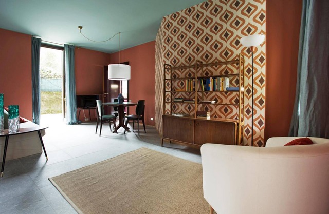 Suite "Lavarello" at 2 steps from the lake with private dehor, lounge bar and swimming pool