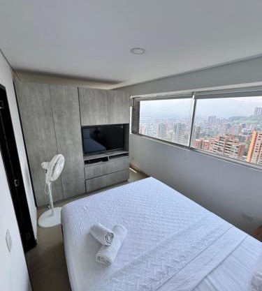 Suite Moderna y de lujo con la mejor vista a la ciudad - Poblado Medellín