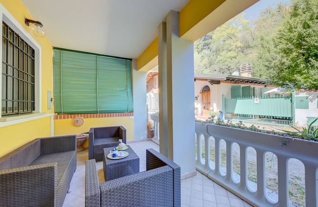 Suite Perla Salò Terrace 100m from Lake, Salò, Italy