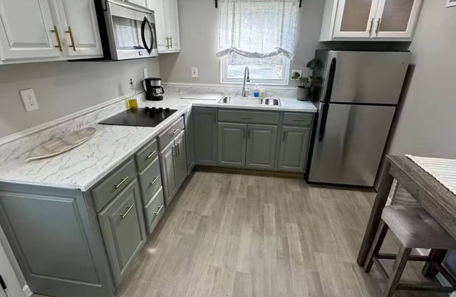 Suite privada apta para mascotas con cocina y patio.