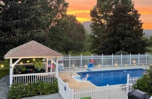 Suite Retreat -Pool & Spa w/Mtn Views | Mins to Chattanooga
