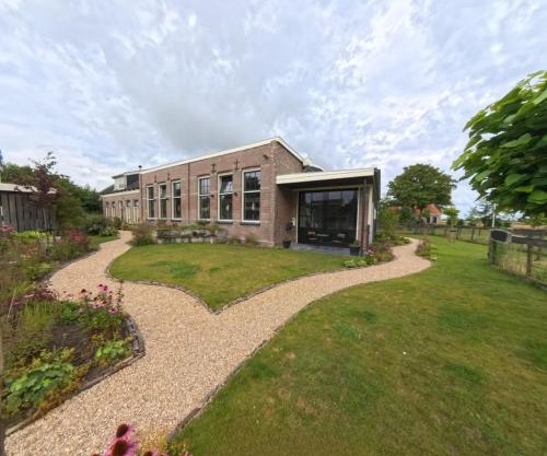 Suite School 15 B