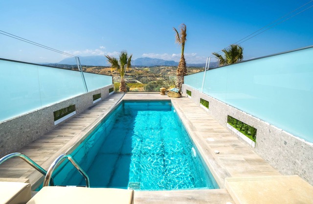 Suite With Bedroom - Private Pool