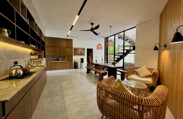 Sukawati Beachside 2 Bedroom Villa Alice Private Pool Jacuzzi Ocean View