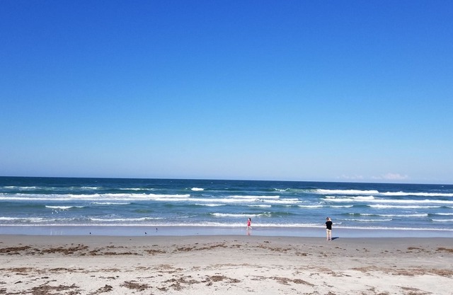 SUMMER BEACH DEALS SUGARMILL CC SHORT RIDE TO THE BEACH AND ALL.
