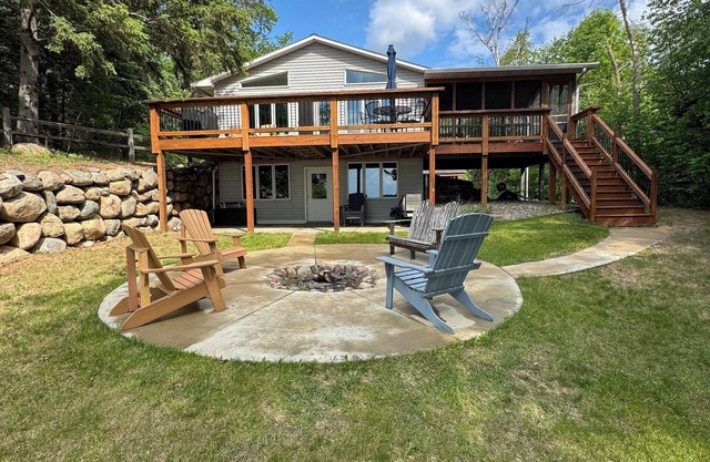 SUMMER DISCOUNT - 5 bed 3 bath Home Near Nevis MN