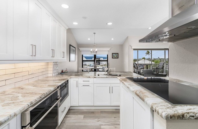 Summer Discounts! Gorgeous Four Winds Condo!