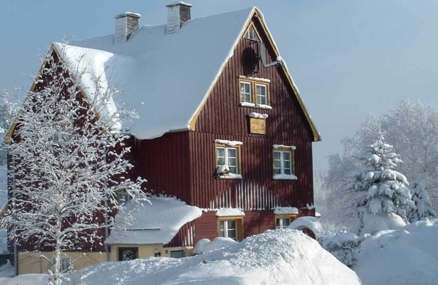 Summer freshness and winter fun at Haus Bergfrieden