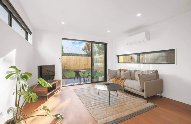 Summer fun, Sunny Cosy Sleeps 6 Free Parking