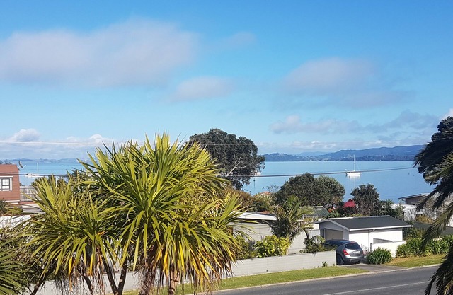 Summer getaway in McLeod Bay