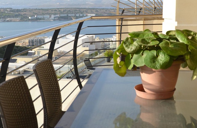 Summer Haven, with breathtaking views and Private Swimming Pool