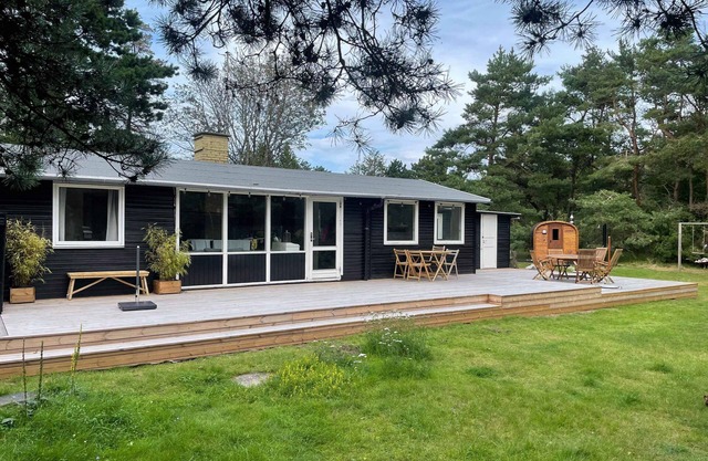 Summer house with outdoor sauna at Sjællands Odde