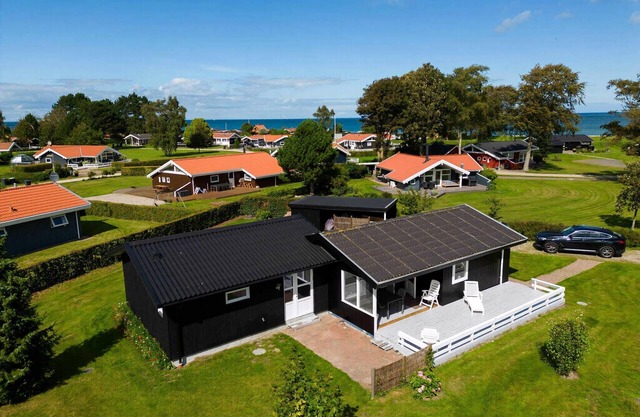 Summer house with 100 m to the sea in North Funen