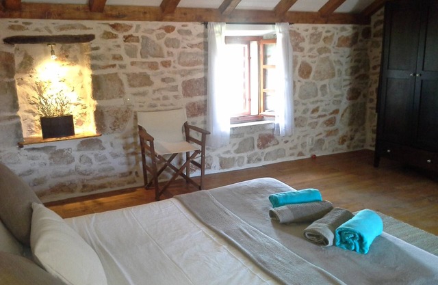 Summer is already beckoning! - book now to relax in charming Pitve by the sea!