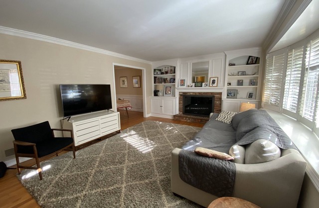 Summer Rental - 5 min Walk to North Hills