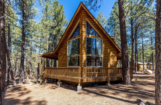Summer Retreat at Moose Manor: Luxury and Adventure Near the Grand Canyon