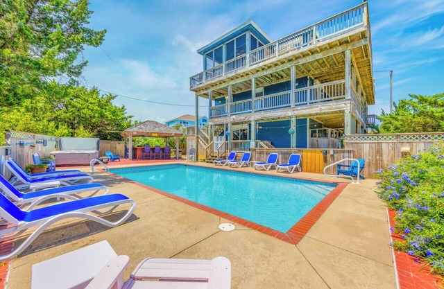 SUMMER SAVINGS - Semi-Oceanfront Dog Friendly Home w/Pool, Hot Tub, EV Charger