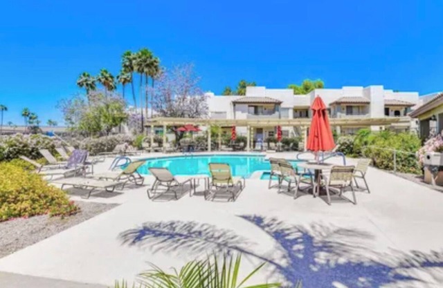 Summer Vacation Dream, 3 pools, Lakeside Path to Dining, SUMMER SPECIAL PRICING