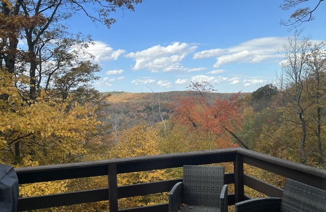 ☀️ Summer Views, Pool Access & Mountain Fun in Hidden Valley 🌲🏊‍♀️🌄