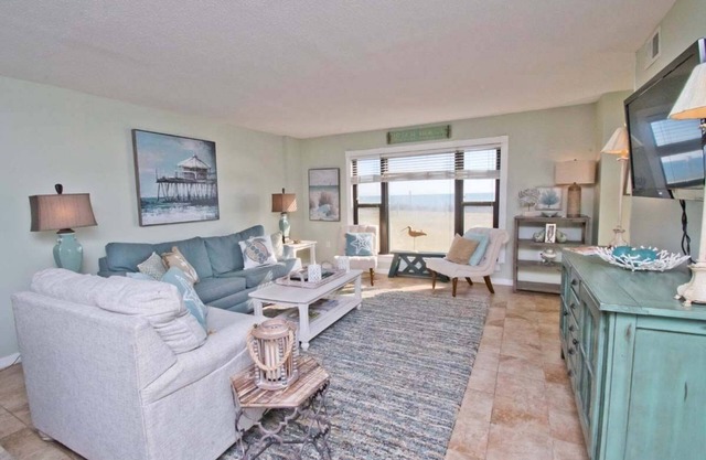 Summer Winds A-104, Oceanfront Condo in Indian Beach, NC!