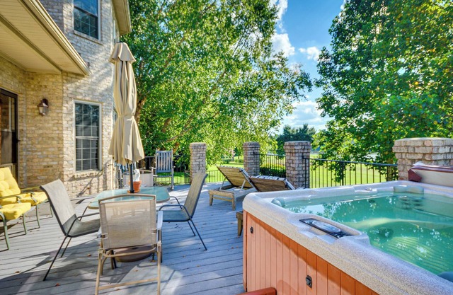 Summerfield Vacation Rental w/ Private Hot Tub!