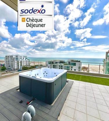 Summerland-Mamaia Beautiful Penthouse