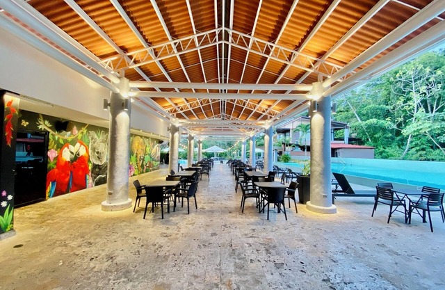Summit Rainforest & Golf Resort