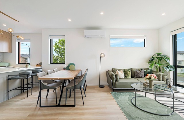 Summit Style Living with garden and Free parking Unit 2