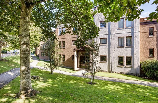 Summit Stylish Headland Court Apartment 2 Bedroom