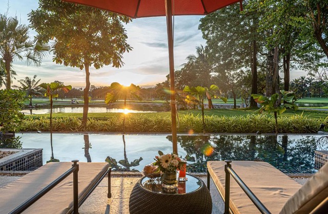Summit Windmill Golf Suite Hotel at Suvarnabhumi