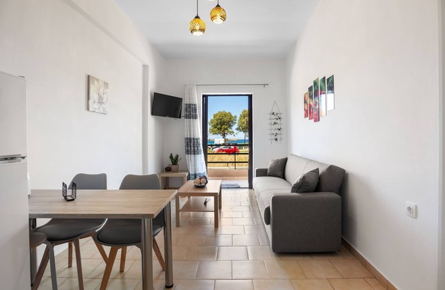 Sun Beach Apartment in Chania 3