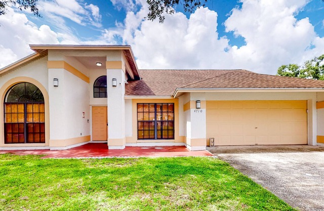 Sun Beam House | House in Tampa located in Carrollwood Village