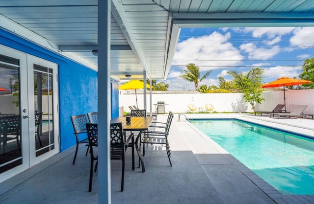 Sun-Kissed Bliss Hollywood Retreat W/Private Pool
