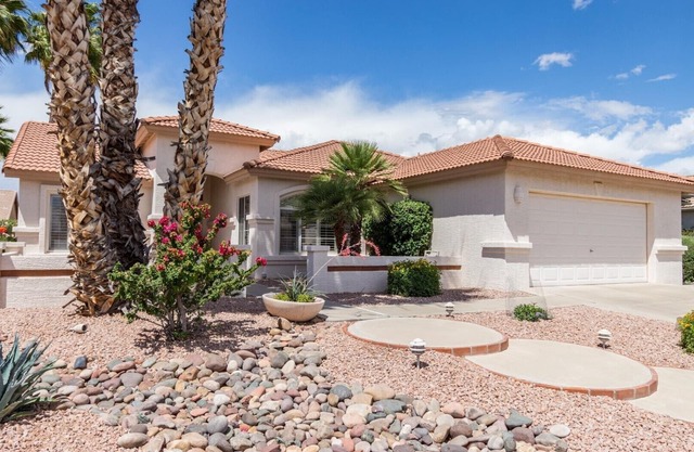 Sun Lakes Oakwood with Putting Green and Golf Cart