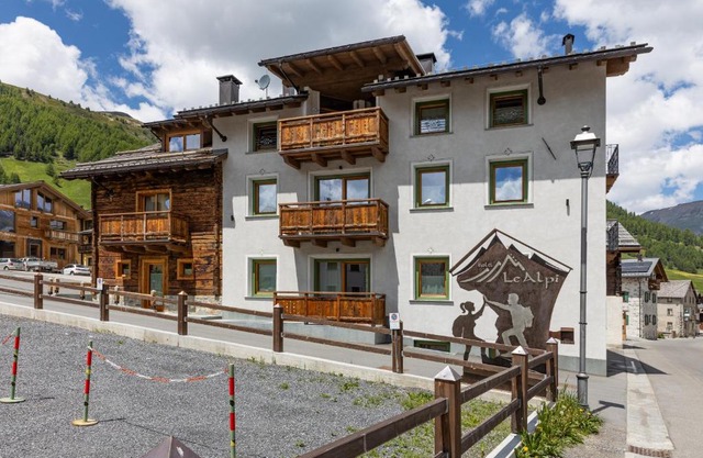 Sun Mountain Planet Suite House