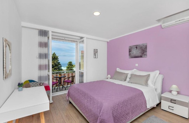 Sun&Sea 4 stars apartment