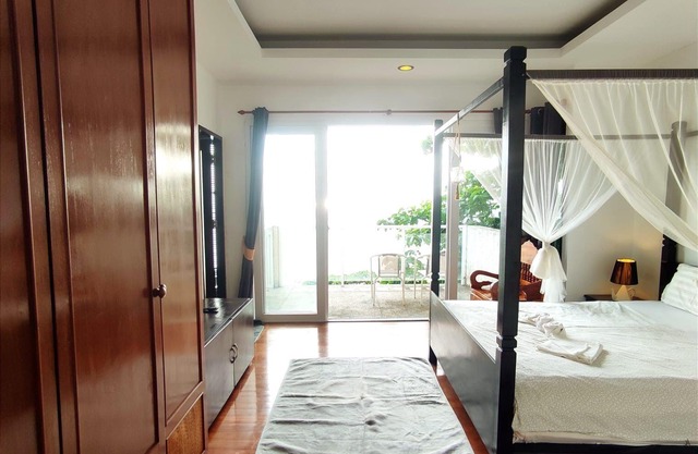 Sun Set Villa Klong Nin In Koh Lanta, at the Beach Klong Nin