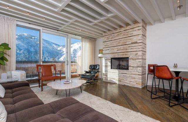 Sun Valley, Idaho/Downtown Ketchum Penthouse/Views, Ski, Sun, Prime Location