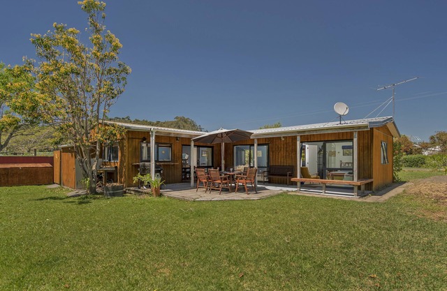 Sundaze - Hahei Holiday Home