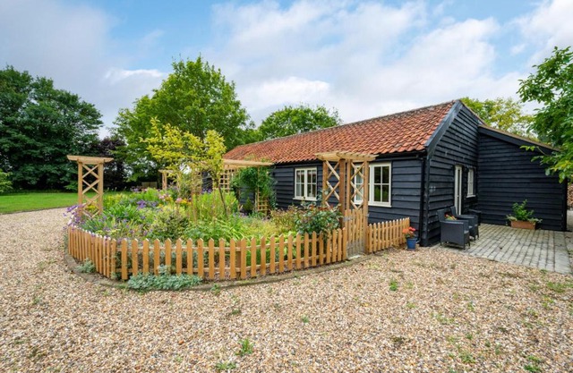 Sundial and Woodland Lodge
