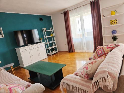 Sunflower Apartment